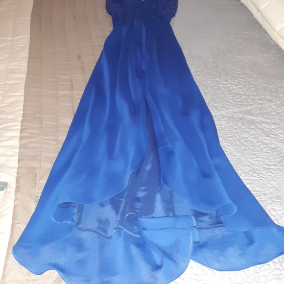Gown - Picture 3 of 5